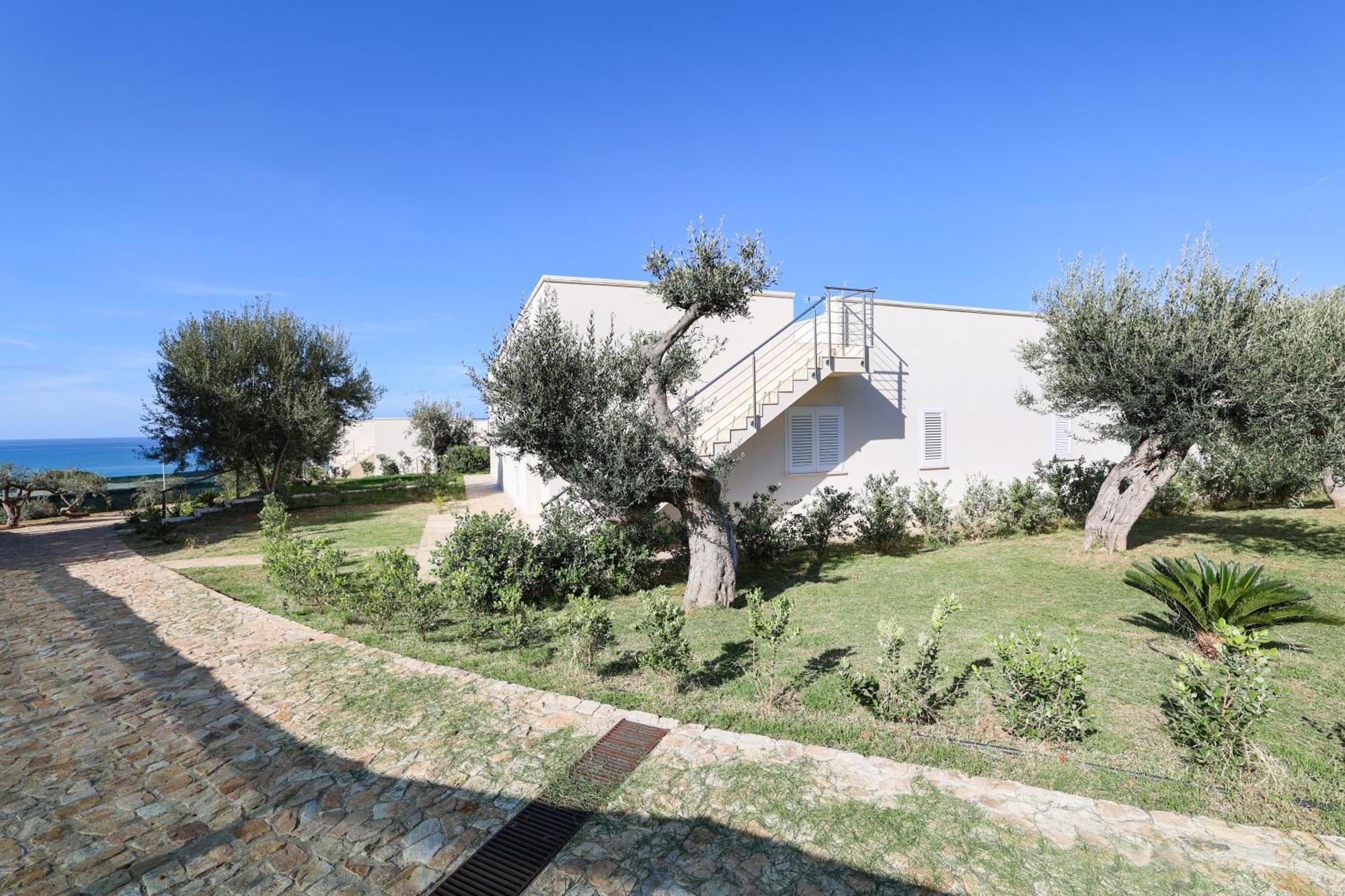 Aura Maris Beach Residence Mazzaforno Cefalu Bagian luar foto