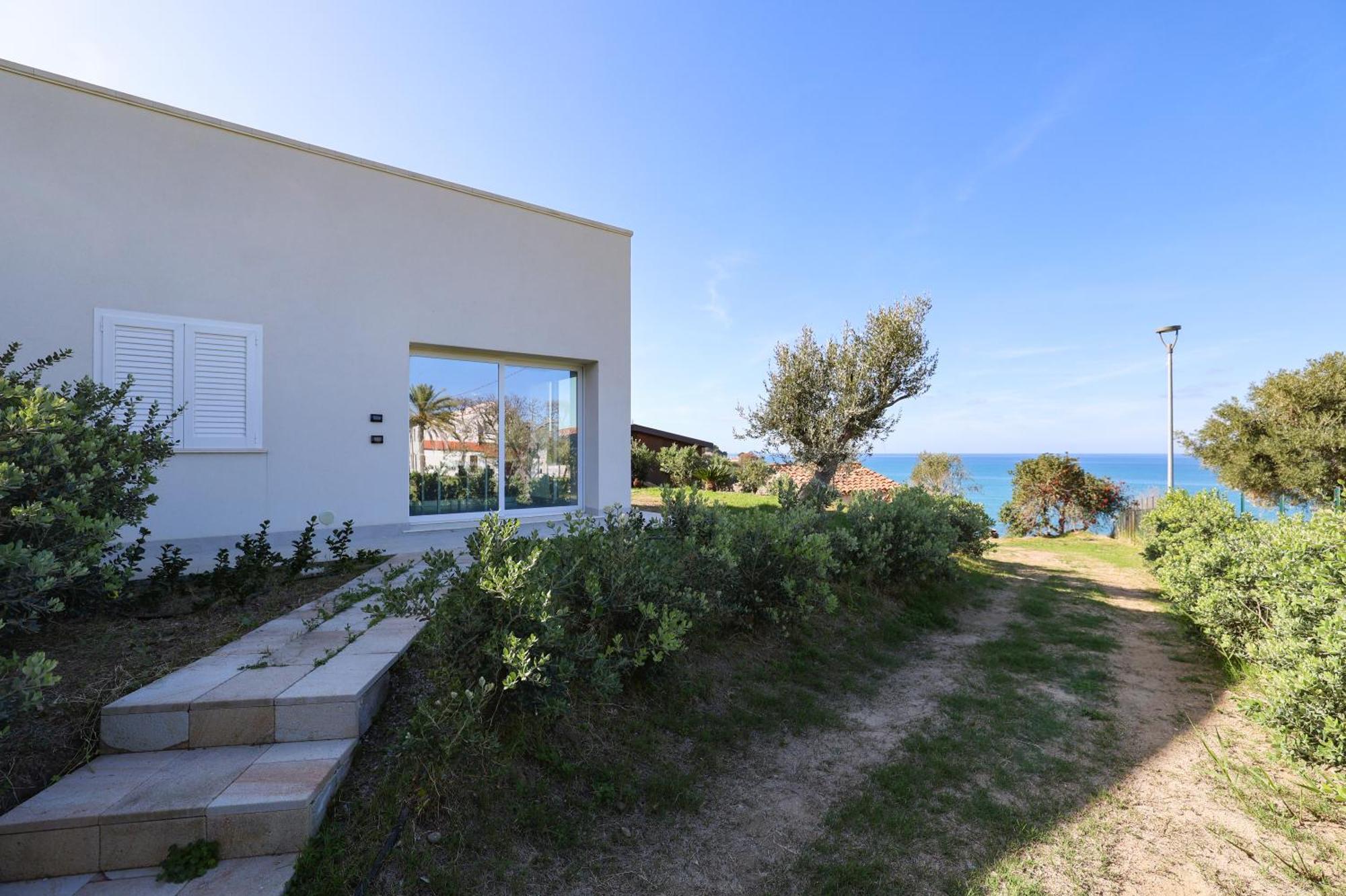 Aura Maris Beach Residence Mazzaforno Cefalu Bagian luar foto