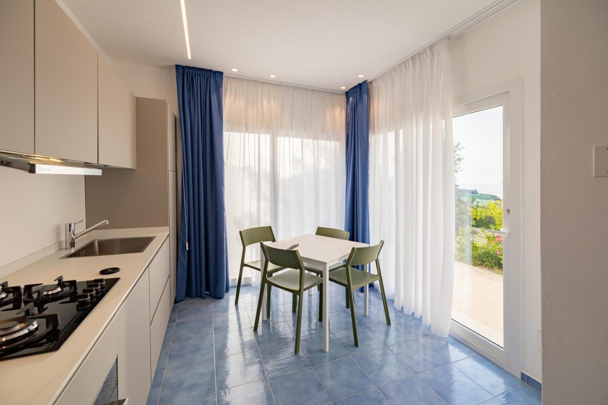 Aura Maris Beach Residence Mazzaforno Cefalu Bagian luar foto