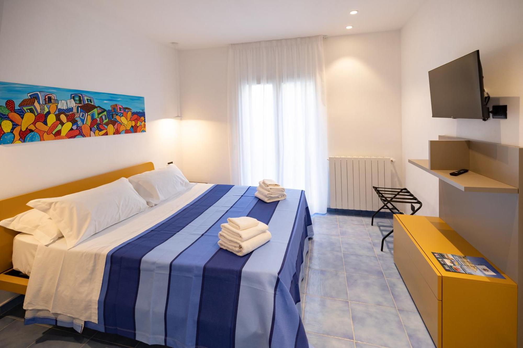 Aura Maris Beach Residence Mazzaforno Cefalu Bagian luar foto